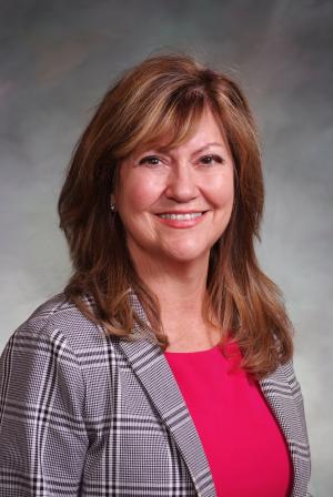 Sen. Lisa Cutter headshot