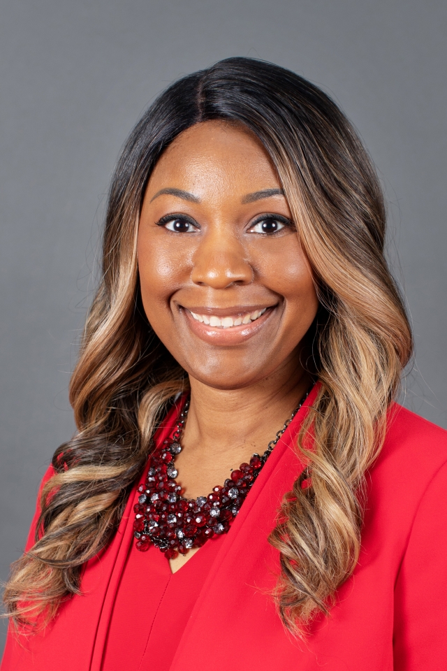 Sen. Michele Reynolds headshot