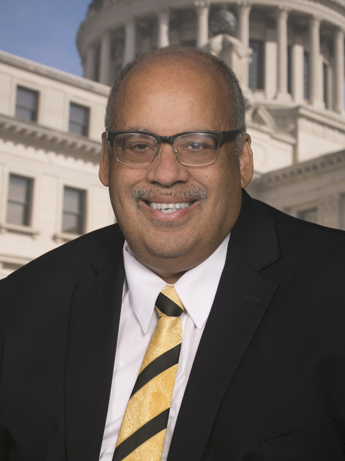 Earle S. Banks — Democratic State Representative for Mississippi District 67 (official headshot) Earle S. Banks — Democratic State Representative for Mississippi District 67 (official headshot)