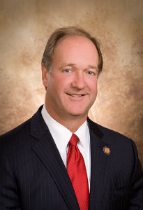 Jeff Longbine — Republican State Senator for Kansas District 17 (official headshot) Jeff Longbine — Republican State Senator for Kansas District 17 (official headshot)